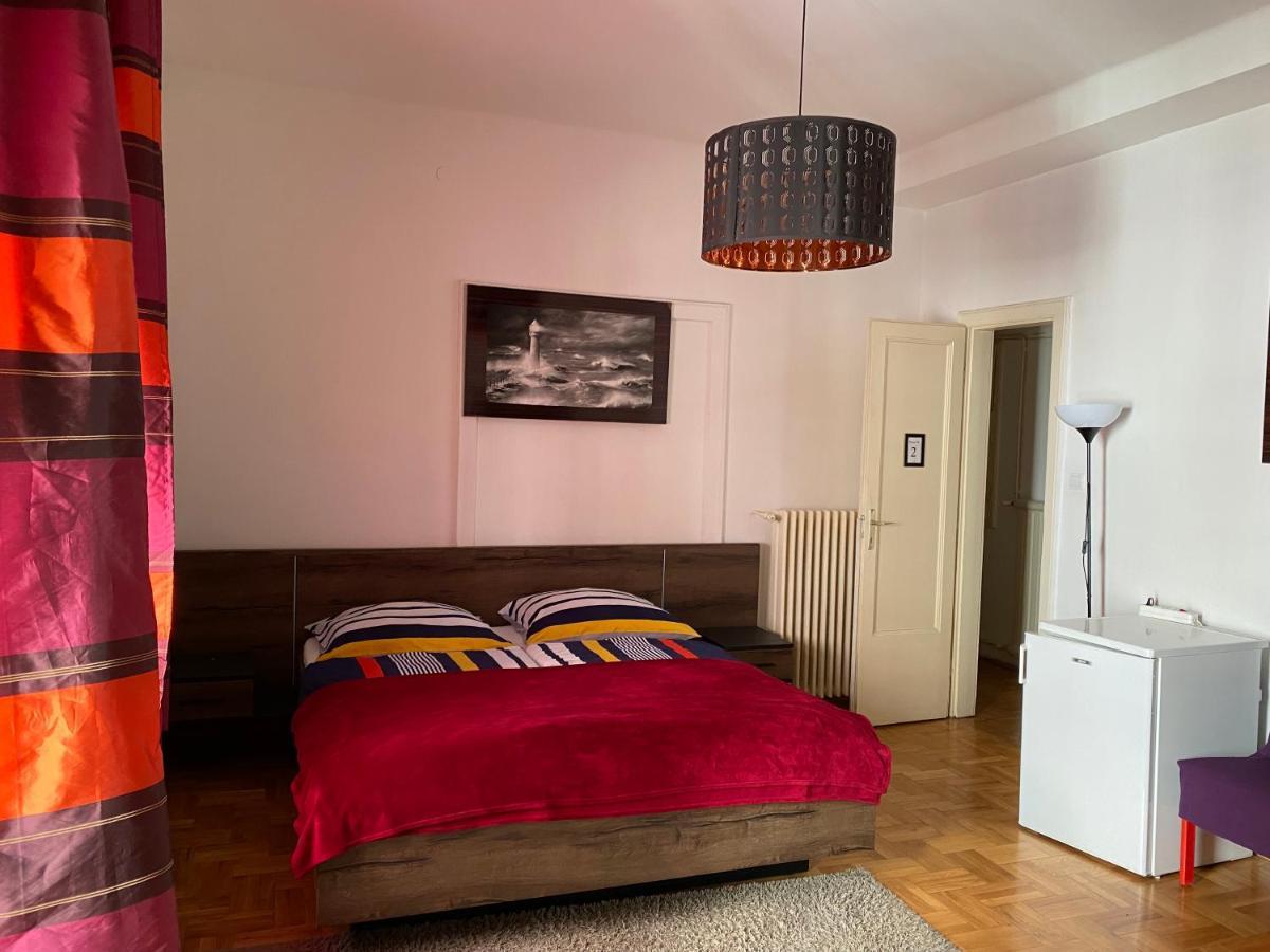Monolit Budapest Center Guesthouse Bagian luar foto