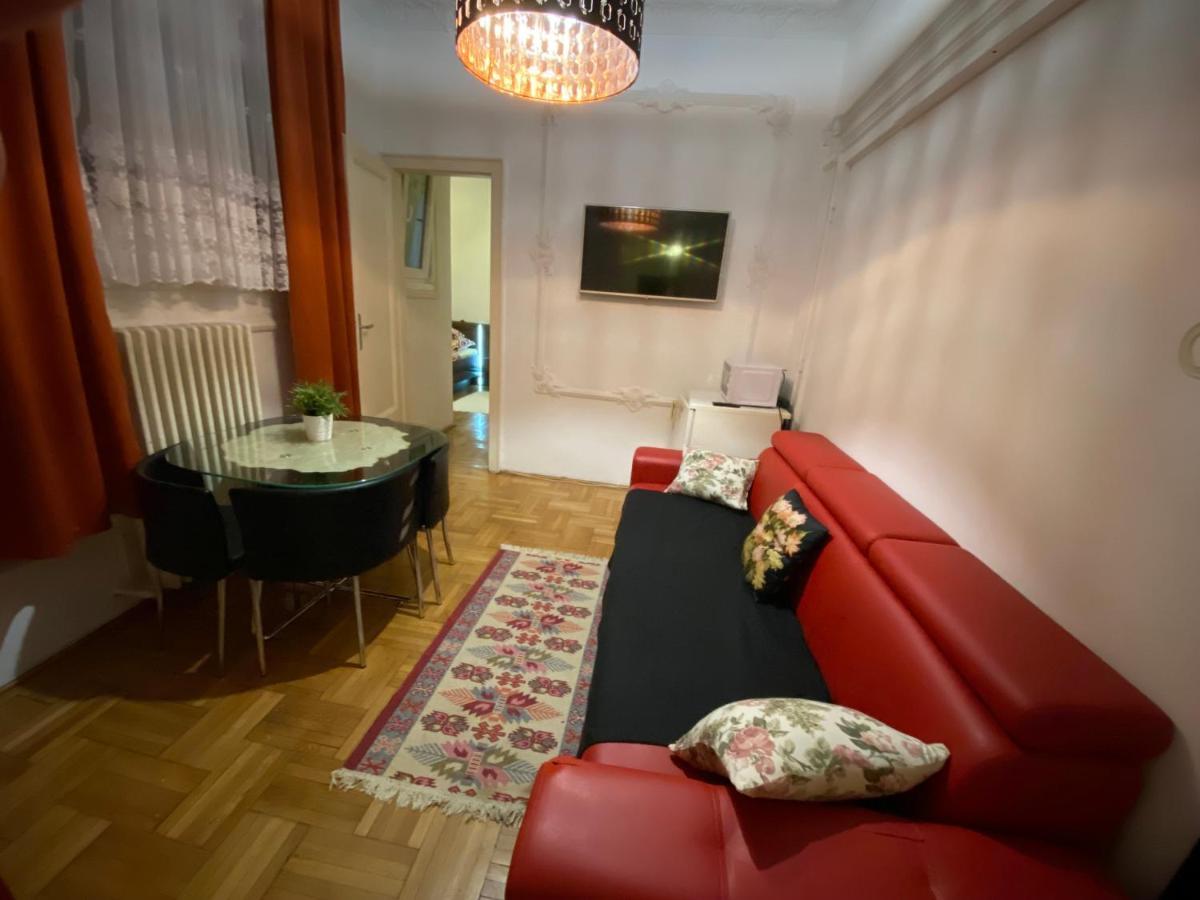 Monolit Budapest Center Guesthouse Bagian luar foto