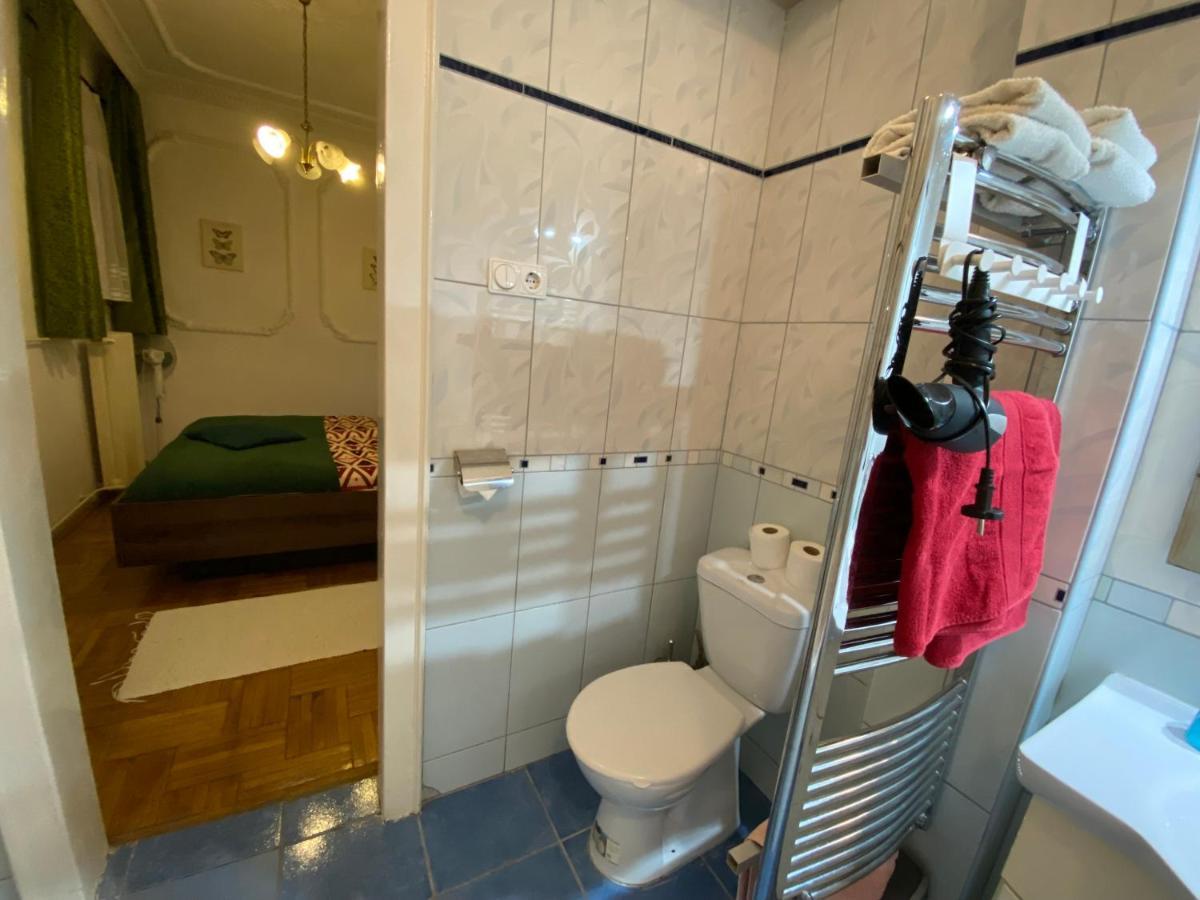 Monolit Budapest Center Guesthouse Bagian luar foto