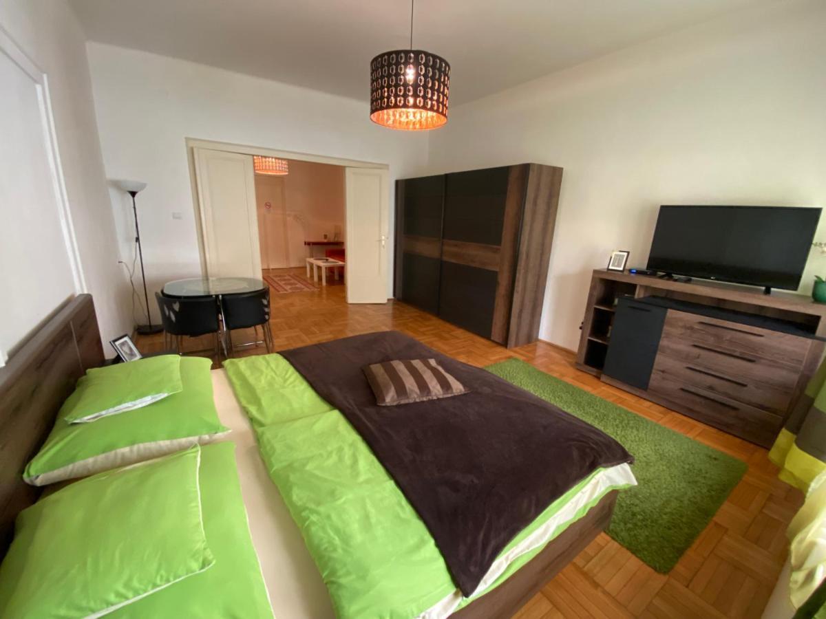 Monolit Budapest Center Guesthouse Bagian luar foto