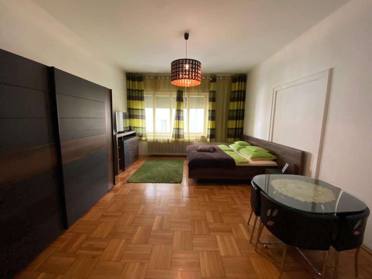Monolit Budapest Center Guesthouse Bagian luar foto