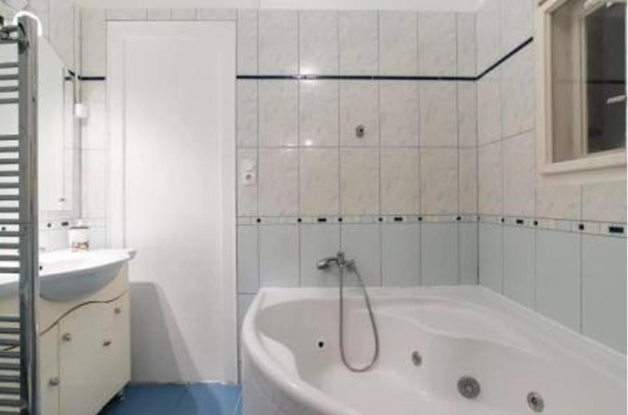 Monolit Budapest Center Guesthouse Bagian luar foto