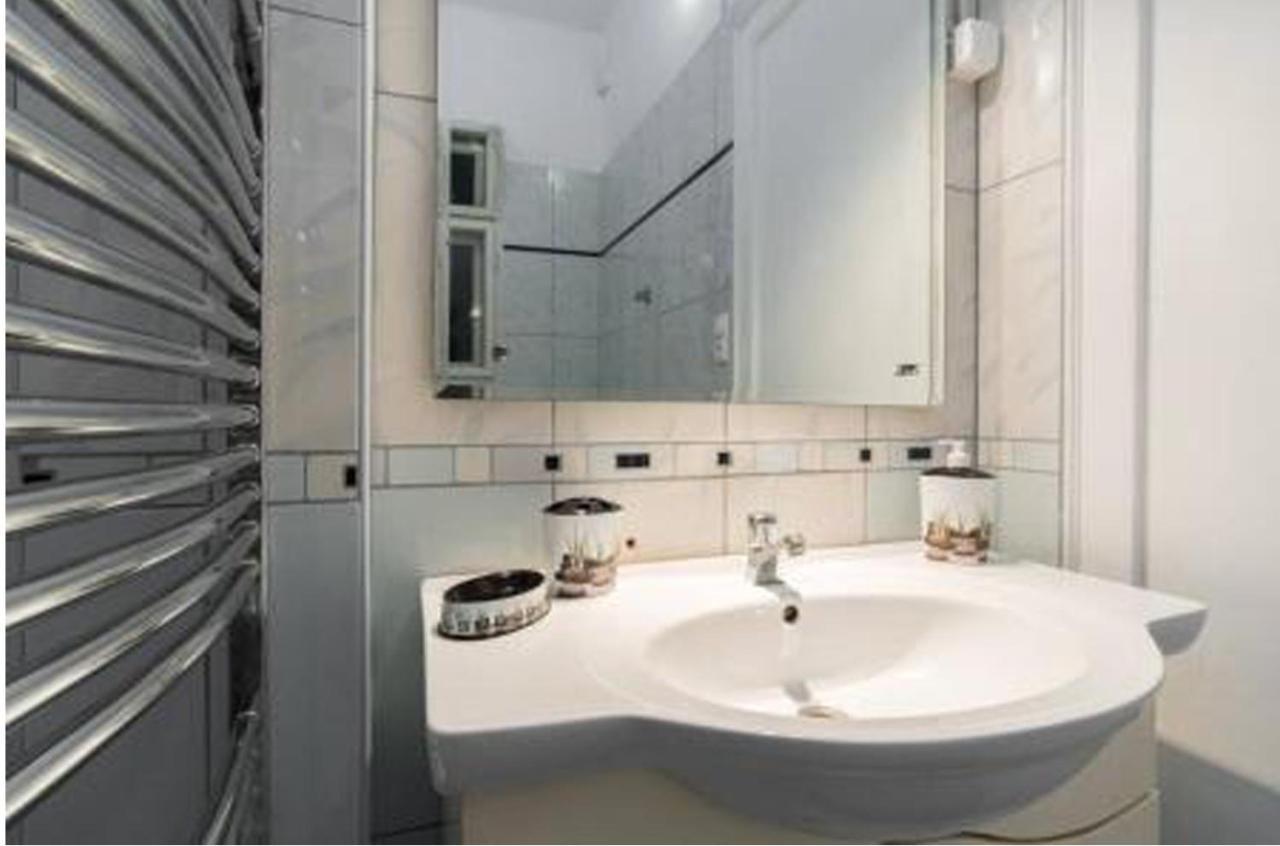 Monolit Budapest Center Guesthouse Bagian luar foto
