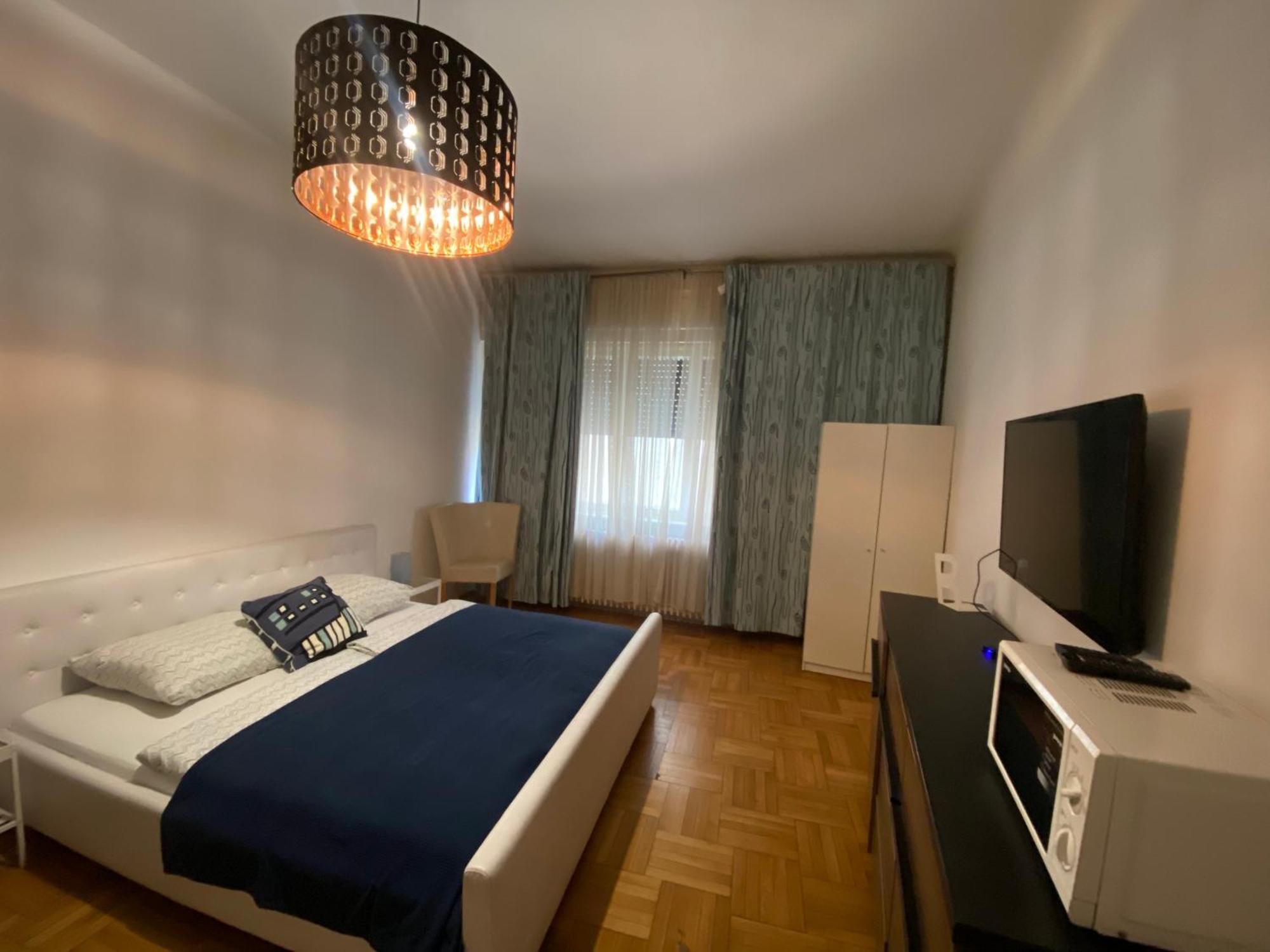 Monolit Budapest Center Guesthouse Bagian luar foto