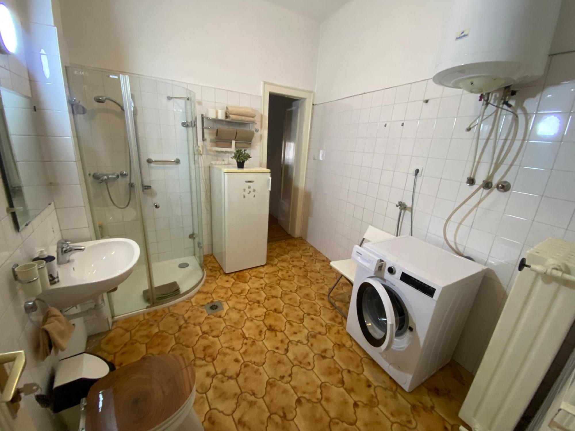 Monolit Budapest Center Guesthouse Bagian luar foto