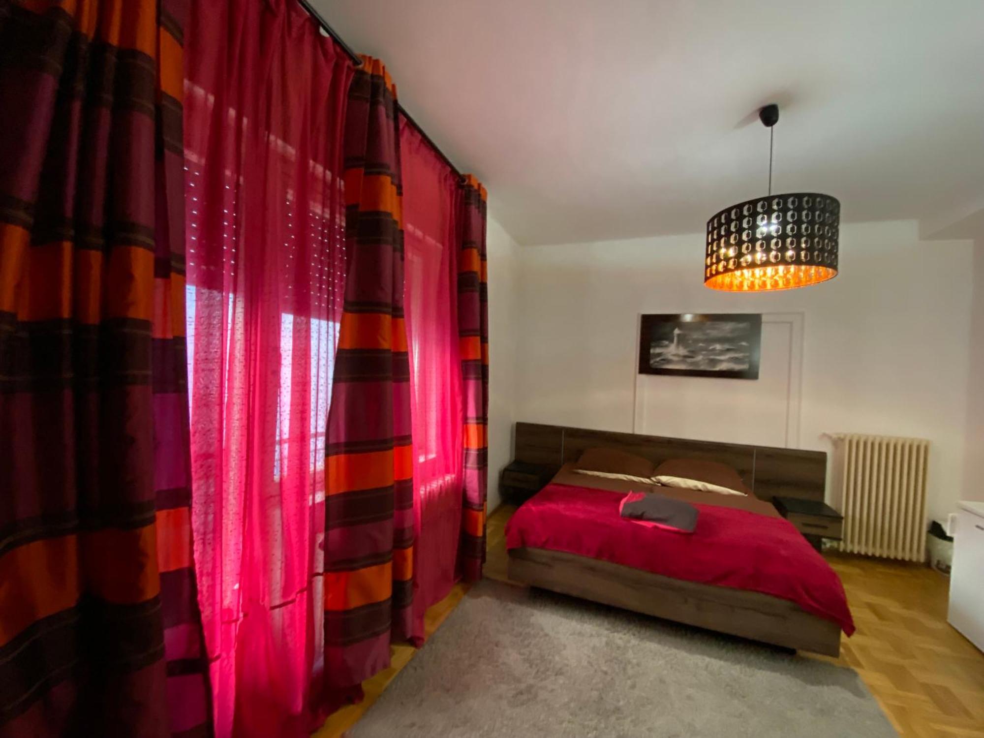 Monolit Budapest Center Guesthouse Bagian luar foto