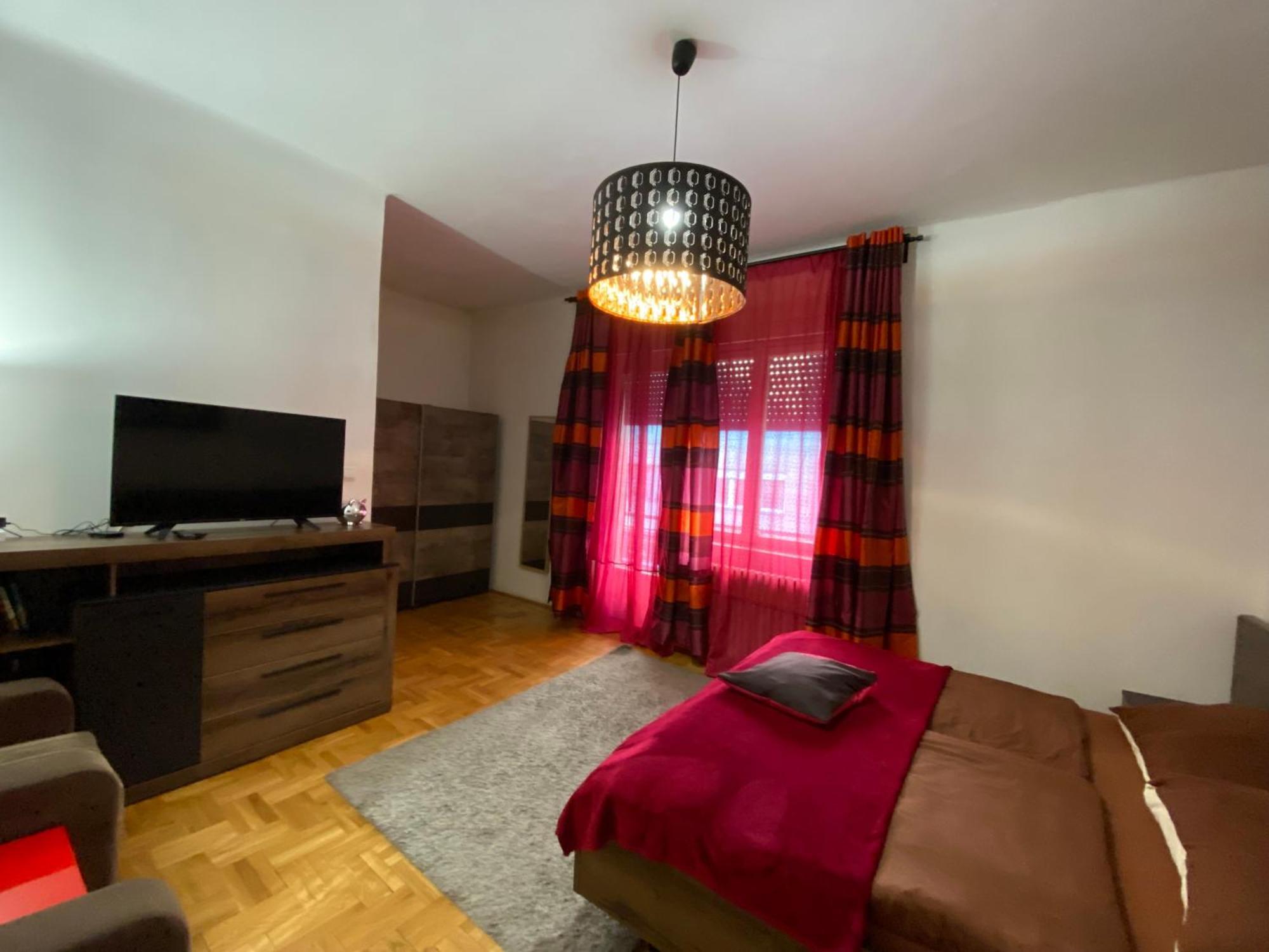 Monolit Budapest Center Guesthouse Bagian luar foto